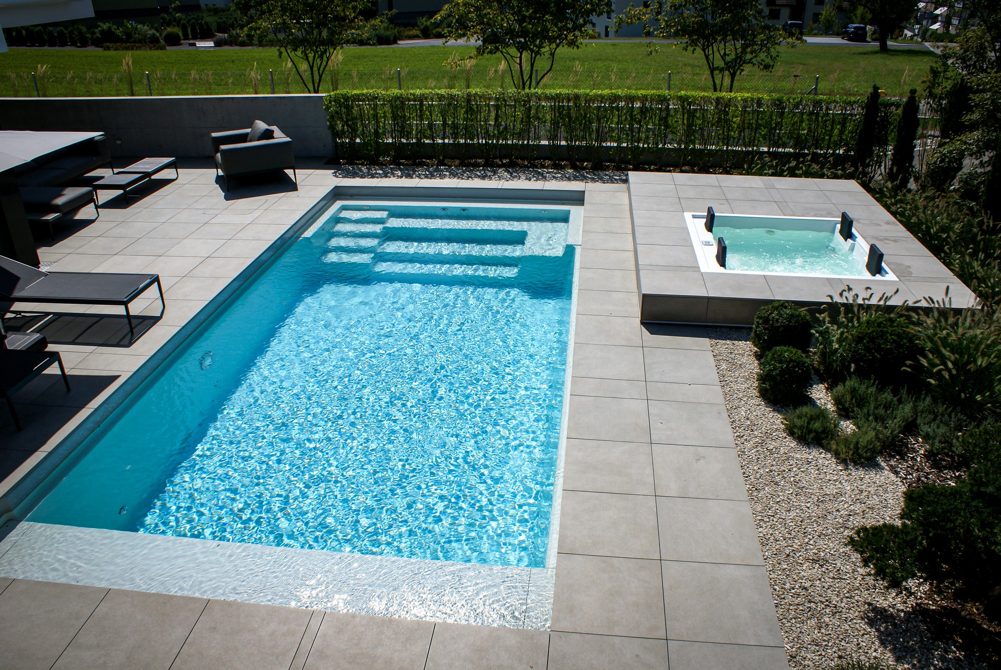 Schwimmbadbau, Poolbau und Service, Pools, Whirlpools, Schwimmbadabdeckungen, Schwimmbadtechnik von SchäwiPool