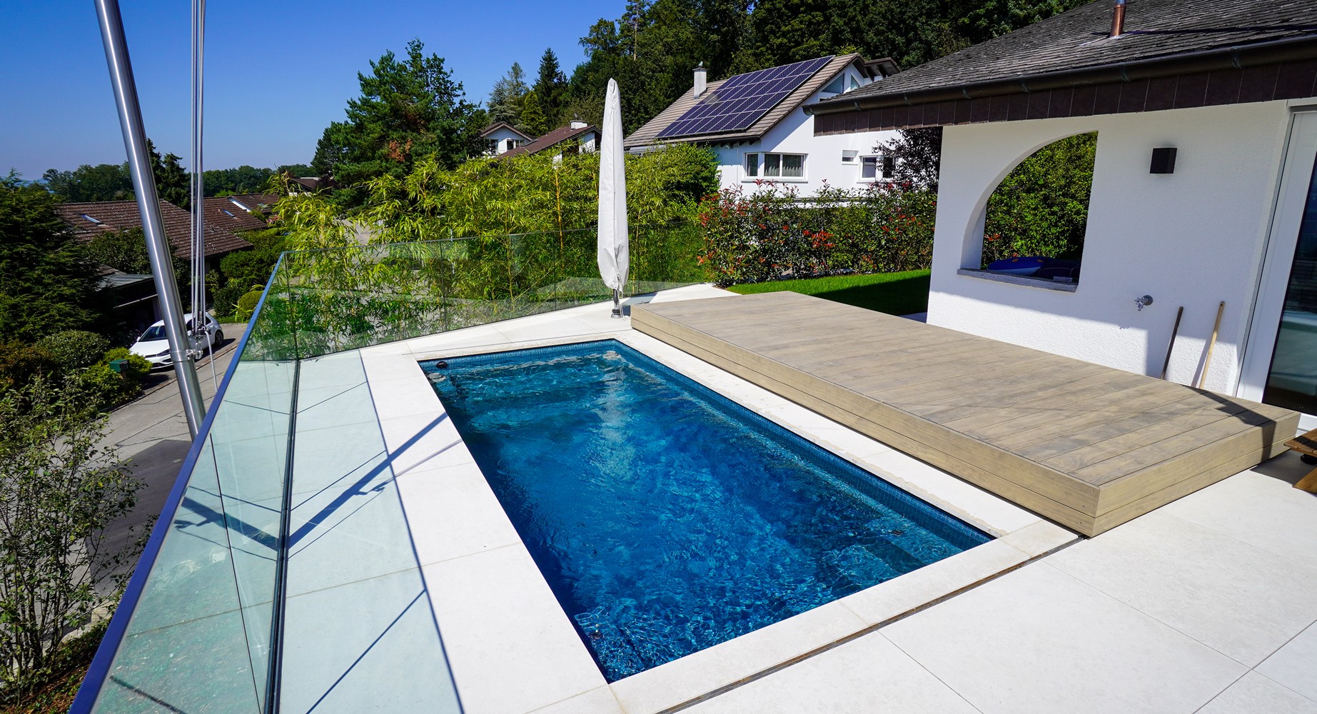 Schwimmbadbau, Poolbau und Service, Pools, Whirlpools, Schwimmbadabdeckungen, Schwimmbadtechnik von SchäwiPool