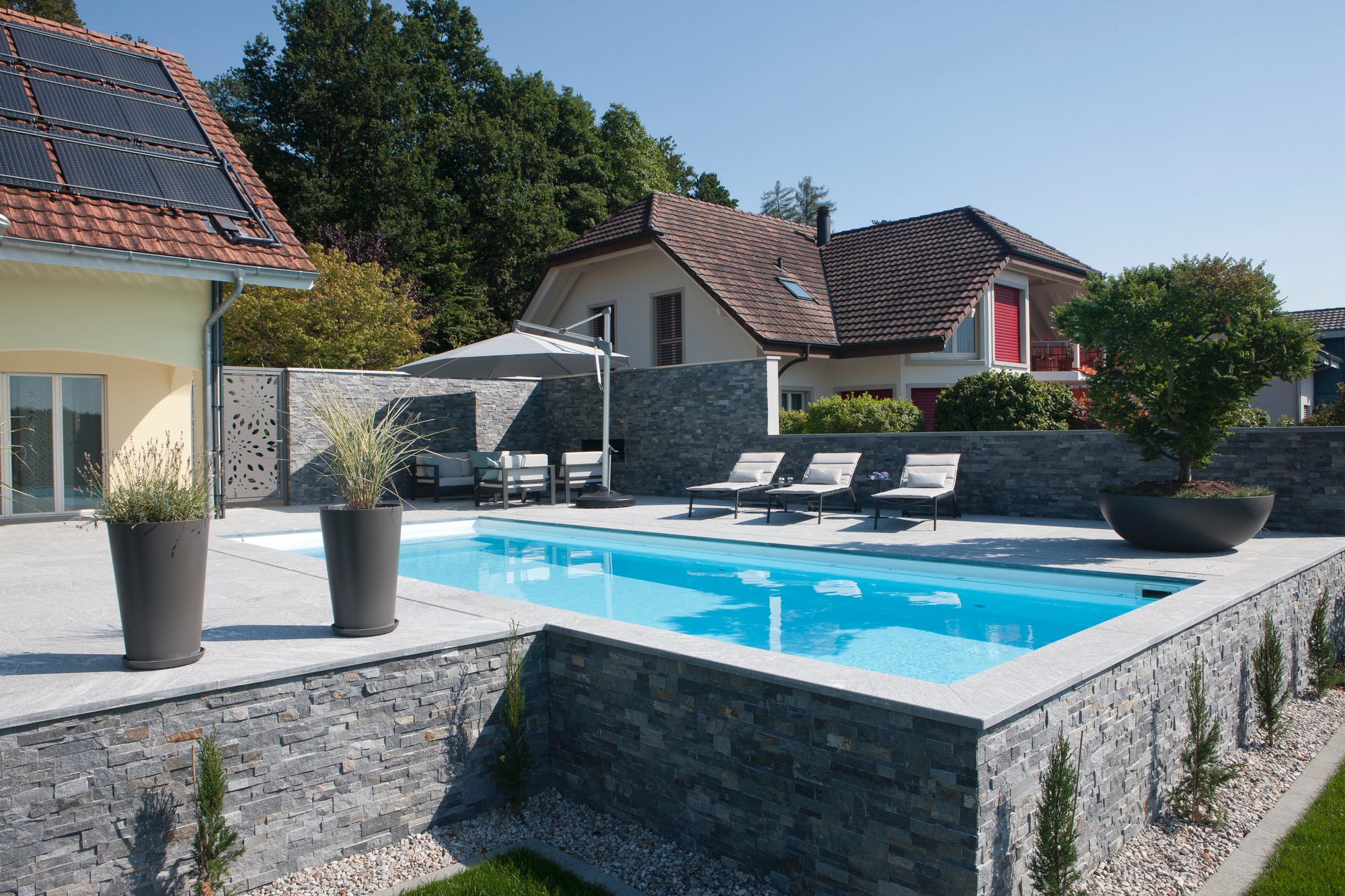 Schwimmbadbau, Poolbau und Service, Pools, Whirlpools, Schwimmbadabdeckungen, Schwimmbadtechnik von SchäwiPool