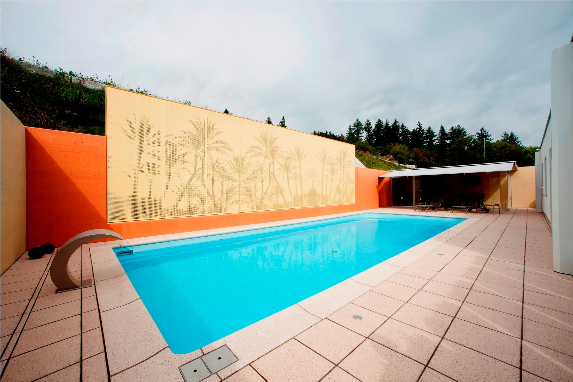 Schwimmbadbau, Poolbau und Service, Pools, Whirlpools, Schwimmbadabdeckungen, Schwimmbadtechnik von SchäwiPool