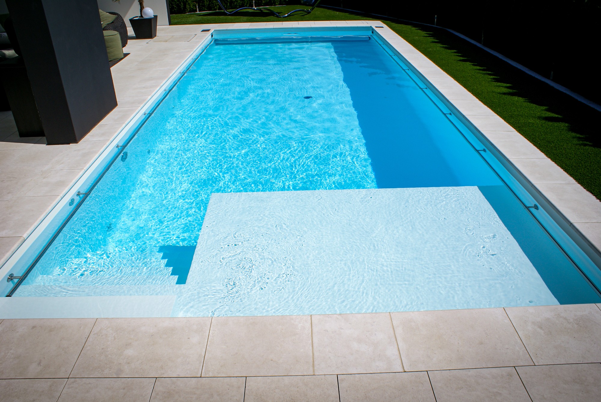 Schwimmbadbau, Poolbau und Service, Pools, Whirlpools, Schwimmbadabdeckungen, Schwimmbadtechnik von SchäwiPool