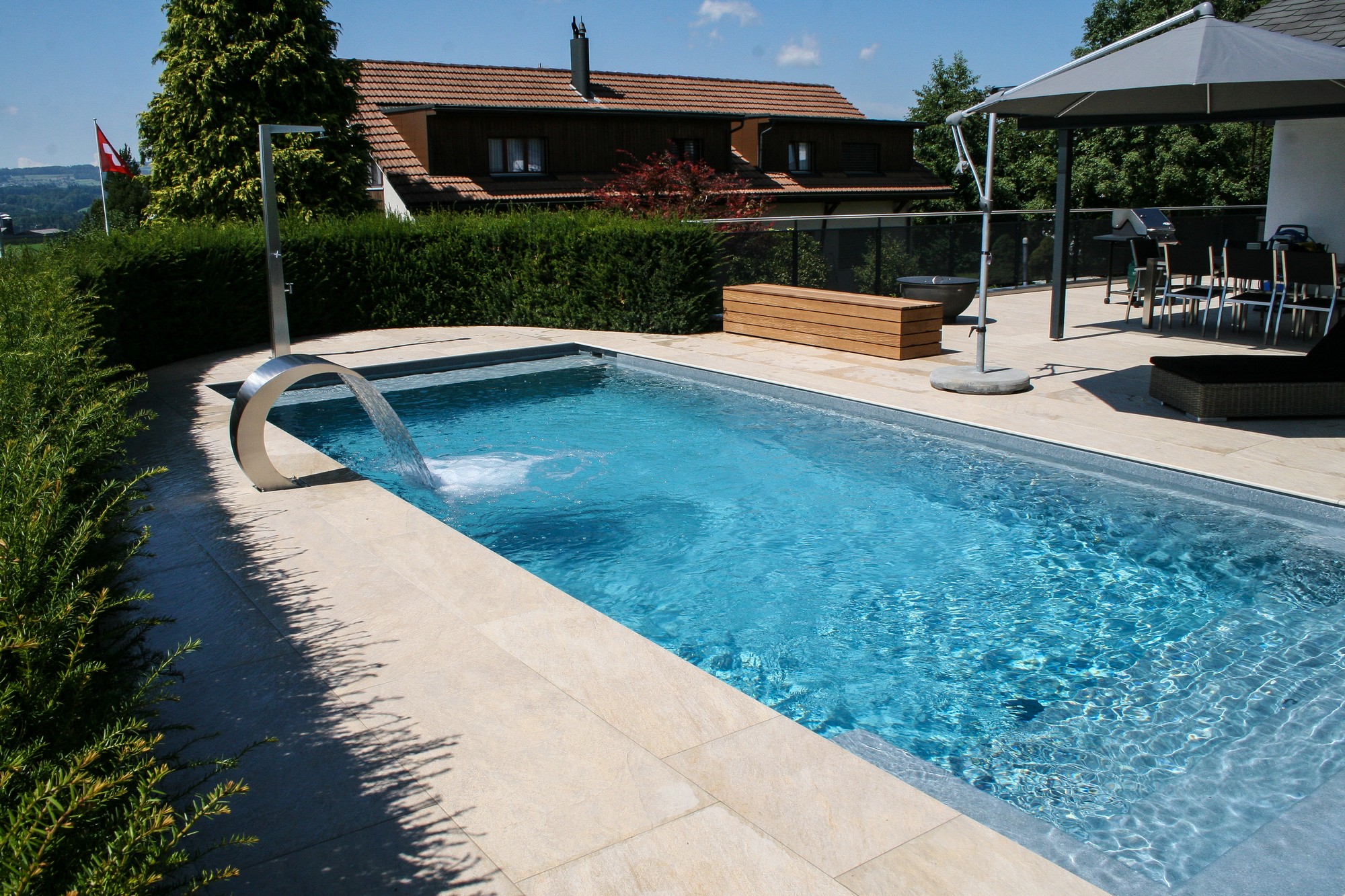 Schwimmbadbau, Poolbau und Service, Pools, Whirlpools, Schwimmbadabdeckungen, Schwimmbadtechnik von SchäwiPool