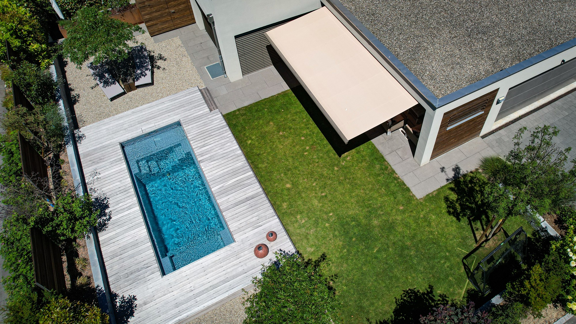 Schwimmbadbau, Poolbau und Service, Pools, Whirlpools, Schwimmbadabdeckungen, Schwimmbadtechnik von SchäwiPool