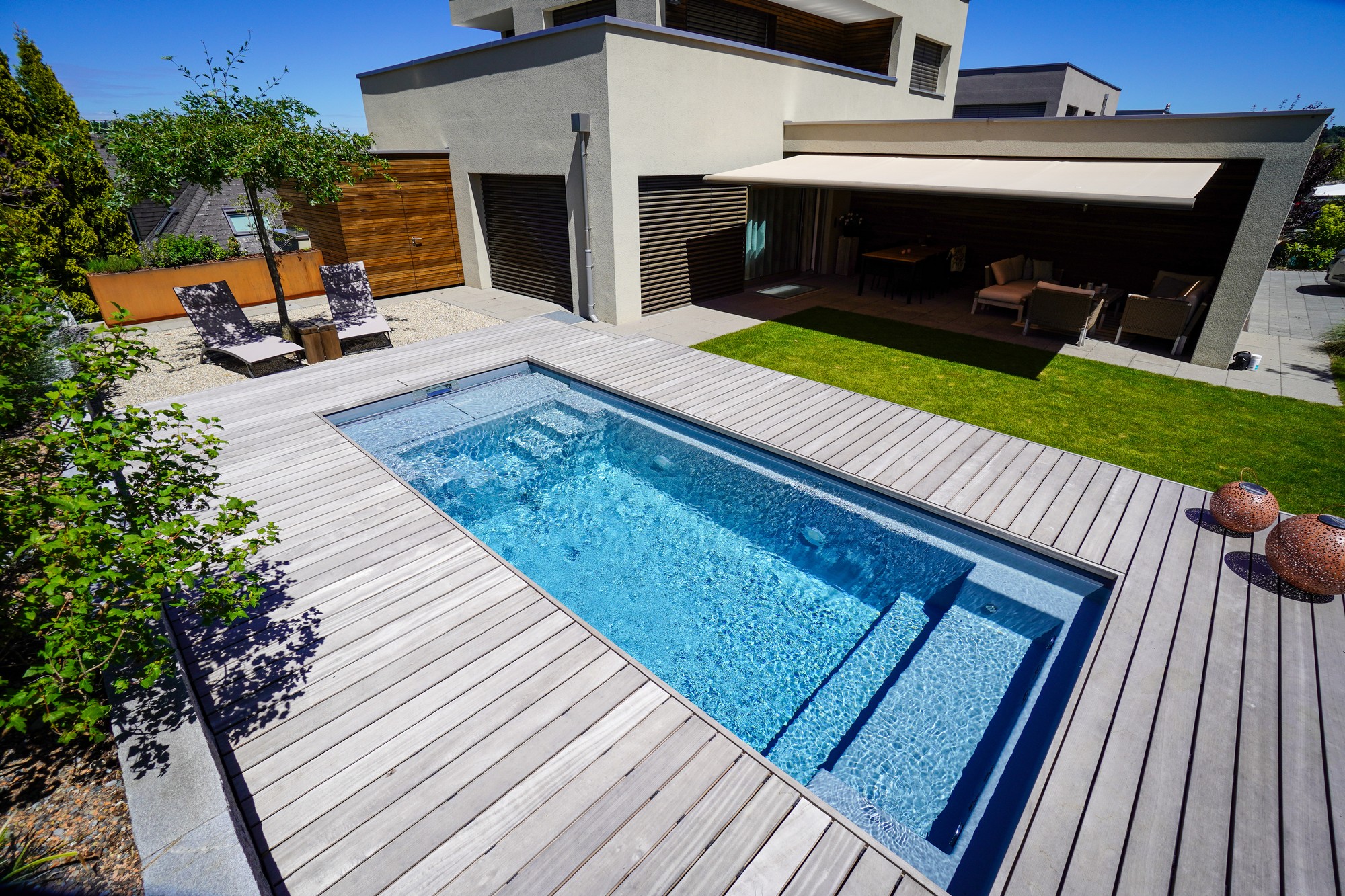 Schwimmbadbau, Poolbau und Service, Pools, Whirlpools, Schwimmbadabdeckungen, Schwimmbadtechnik von SchäwiPool